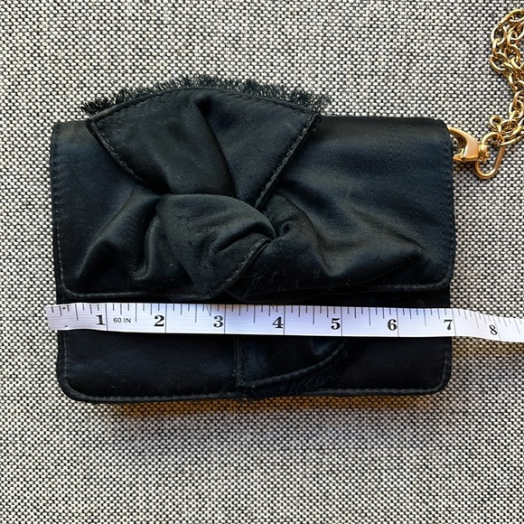 ♟️ Y2K Vintage Circa 2004 Wristlet with Gold Chain handle ✨ - Picture 12 of 15